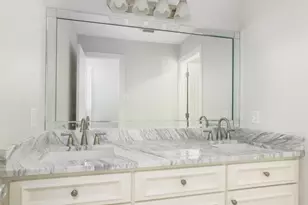 13 Half Moon, Hitchcock, TX 77563 - Photo 16