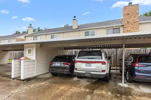 10204 Longmont Dr, Houston, TX 77042 - Photo 28