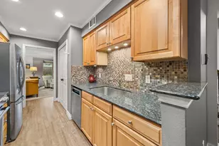 10204 Longmont Dr, Houston, TX 77042 - Photo 12