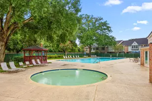 10204 Longmont Dr, Houston, TX 77042 - Photo 32