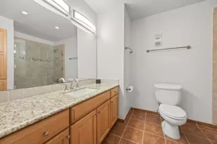 10204 Longmont Dr, Houston, TX 77042 - Photo 22