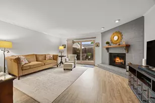 10204 Longmont Dr, Houston, TX 77042 - Photo 6