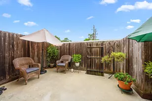 10204 Longmont Dr, Houston, TX 77042 - Photo 26
