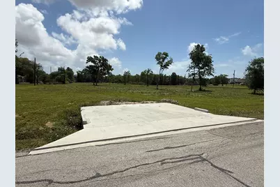 98 Yaupon Drive, Baytown, TX 77520 - Photo 4