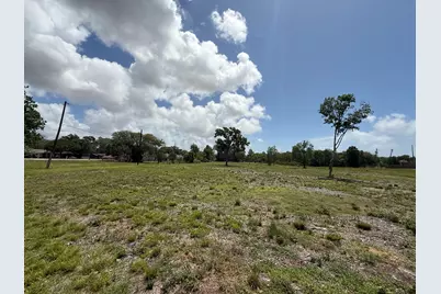 98 Yaupon Drive, Baytown, TX 77520 - Photo 6