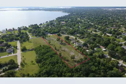 98 Yaupon Drive, Baytown, TX 77520 - Photo 2