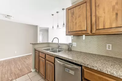 2404 Sycamore Avenue #B2, Huntsville, TX 77340 - Photo 8