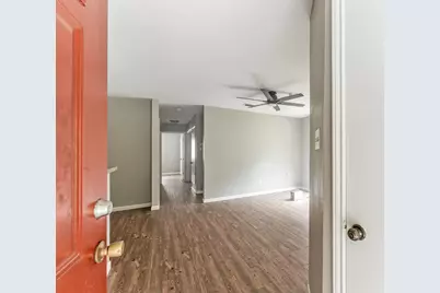 2404 Sycamore Avenue #B2, Huntsville, TX 77340 - Photo 4