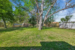 8126 Marcy Dr, Houston, TX 77033 - Photo 38