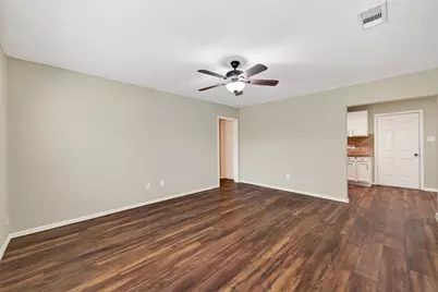 8126 Marcy Drive, Houston, TX 77033 - Photo 10