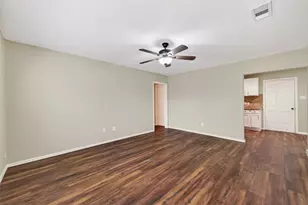8126 Marcy Dr, Houston, TX 77033 - Photo 10
