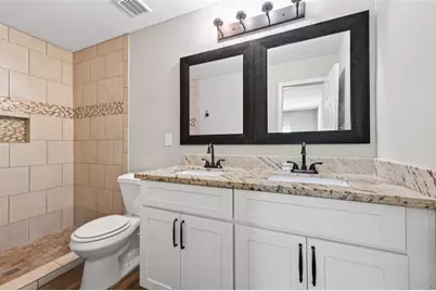 8126 Marcy Drive, Houston, TX 77033 - Photo 32