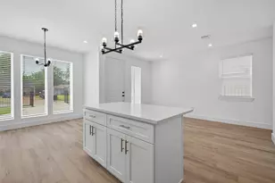 5027 Willow Glen Dr, Houston, TX 77033 - Photo 32