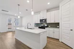2156 Blue Heron Dr, Kemah, TX 77565 - Photo 2