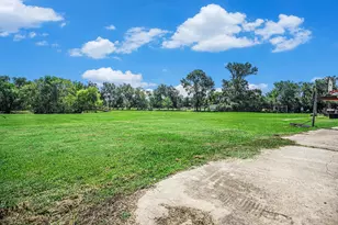 12421 Roy Rd, Brookside, TX 77581 - Photo 32