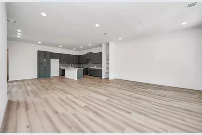 409 Legacy Point Drive #B, Sealy, TX 77474 - Photo 4