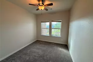 204 Brks Mnr Ct, Montgomery, TX 77316 - Photo 4