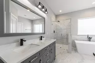 8475 Berry Brush Ln, Houston, TX 77022 - Photo 20