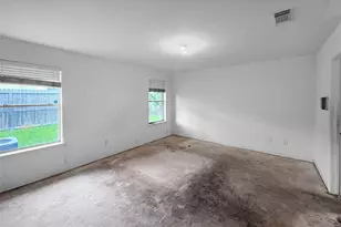 13911 Honey Bee Ct, Houston, TX 77039 - Photo 12