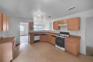 13911 Honey Bee Ct, Houston, TX 77039 - Photo 8