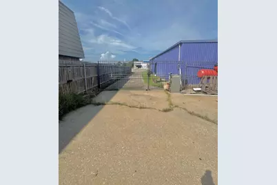 3186 Merriman Street, Port Neches, TX 77651 - Photo 2