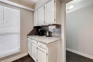 1212 Fairview Ave, Houston, TX 77006 - Photo 2