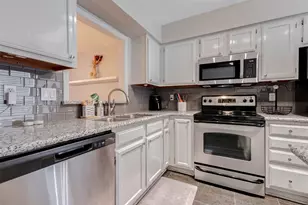 1212 Fairview Ave, Houston, TX 77006 - Photo 4