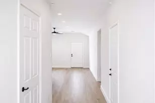 18907 Hatchville Ct, Conroe, TX 77306 - Photo 2