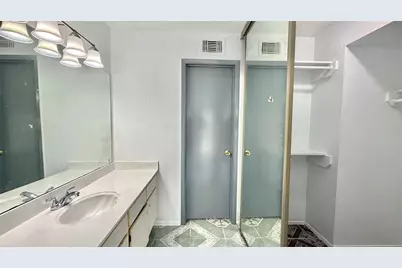 11889 Bobwhite Drive #834, Houston, TX 77035 - Photo 12