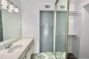 11889 Bob White Dr, Houston, TX 77035 - Photo 12