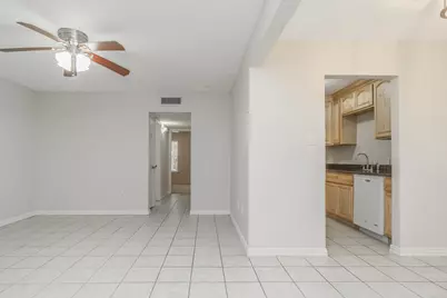 600 19th Street #7, Galveston, TX 77550 - Photo 2