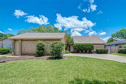 2723 Colony Dr, Sugar Land, TX 77479 - Photo 2