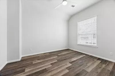 3328 Masters Point Drive, Houston, TX 77091 - Photo 16