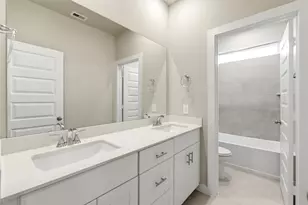 10010 Rustic Charm St, Houston, TX 77080 - Photo 14