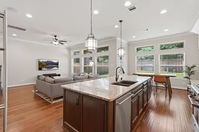 27 Herons Flight Place, The Woodlands, TX 77389 - Photo 14