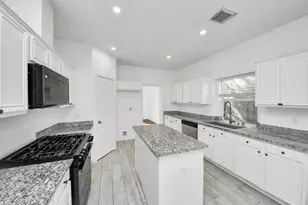 15218 Hidden Hollow Ln, Sugar Land, TX 77498 - Photo 18