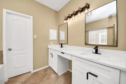 15218 Hidden Hollow Lane, Sugar Land, TX 77498 - Photo 30