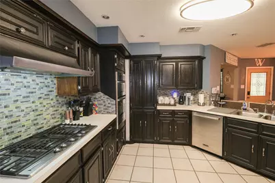316 Raintree Lane, Lake Jackson, TX 77566 - Photo 6
