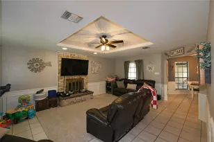 316 Raintree Ln, Lake Jackson, TX 77566 - Photo 12