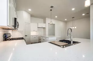 10411 Woodhill Spa Ln, Cleveland, TX 77327 - Photo 14