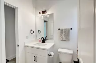 107 W Whitney St, Houston, TX 77018 - Photo 24