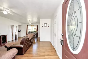 11029 Muscatine St, Houston, TX 77029 - Photo 2