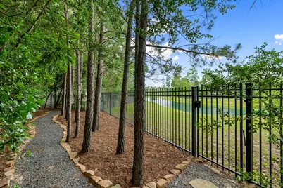 10 Maroon Creek Court, The Woodlands, TX 77389 - Photo 32