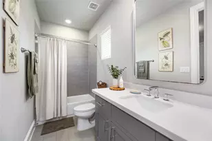 8614 Green Kolbe Ln, Houston, TX 77080 - Photo 16