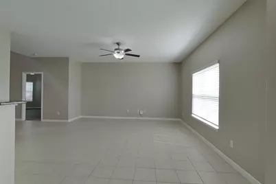 520 Red Dusk Paint Drive, La Marque, TX 77568 - Photo 2