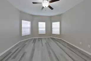 520 Red Dusk Paint Dr, La Marque, TX 77568 - Photo 8