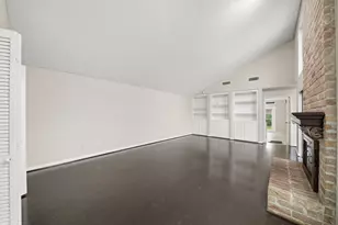 11910 Pebble Rock Dr, Houston, TX 77077 - Photo 10