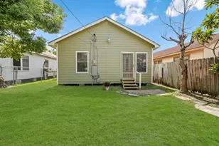 1322 Magnolia St, Baytown, TX 77520 - Photo 2