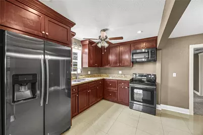 10221 Flaxman St Street, Houston, TX 77029 - Photo 8