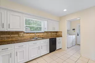15002 Trowbridge Ct, Houston, TX 77062 - Photo 22